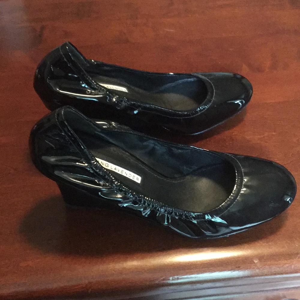 Shoes - Picture 2 of 5